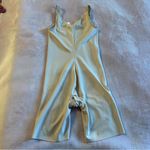 Wacoal  cream slimming and smoothing mid thigh bodysuit adjustable straps size 6 Photo 2