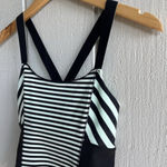 Lululemon  Work It Out Tank in Sea Stripe Mint Moment and Black‎ Size 4 Photo 1