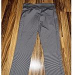 Nike  Women's Capri Leggings Size small s Photo 2
