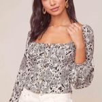 ASTR  The Label York Square Neck Long Sleeve Print Top‎ Photo 9