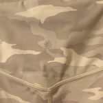 Athleta  Gray Camouflage Camo Elation 7/8 Tights 23" Inseam Size XL Photo 2
