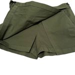 Vineyard Vines Green Skorts with Tie in Front Size 2 Photo 2