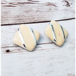 Vintage Clip On Earrings Photo 2