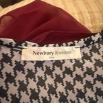 Newbury Kustom  EUC Elegant Houndstooth Top with burgundy Bow Photo 2