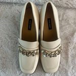Nine West NIB Women's Char Ivory Loafers with Gold Chain Size 7.5 Photo 6
