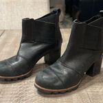 Sorel women’s black slip on ankle boot in EUC Photo 2