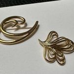 Trifari Lot Of 2 Signed Gold Tone Brooch Pins Swirl Styles Photo 0