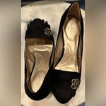Bandolino  Black Suede Block Heels Gold Logo Hardware Slip Resistant Shoe Sz 7.5 Photo 3