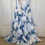 Blue and white floral dress Size M Photo 0