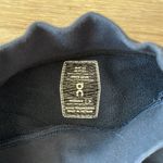 Run On Clouds Crewneck Navy Sweater sz M Blue Size M Photo 8