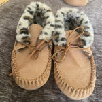 Minnetonka  Suede Leather Leopard Print Faux Fur Trimp Moccassin Loafer Women's 9 Photo 0