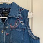 Vintage T & Company women’s medium‎ wash blue denim embroidered button up vest Size undefined Photo 1