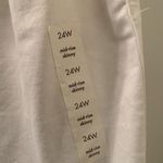 Ava & Viv  Women's Plus White Cut-Off Jeans Skinny Fit Stretch Size 24W Photo 4