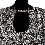 Nine West Women's Sleeveless Blouse XL Black White Abstract Gold Chain Detail Photo 3