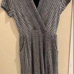 Grey Stripe V Photo 0