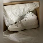 New in box On Cloud Women The Roger Clubhouse Mid White Sand Size 7 Photo 14