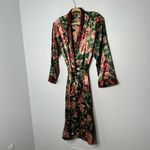 Amelia’s floral wrap robe size large Green Photo 1