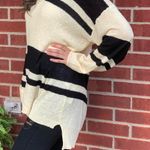Cream And Black Sweater M Size M Photo 2