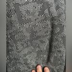 Lululemon *RARE* Scuba Full Zip Hoodie “SeaWheeze” size 8 in white and black Photo 6