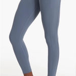Vuori  studio pocket legging in azure Blue High-Waisted Leggings Photo 0