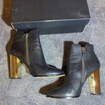 Saks 5th Avenue $200 Saks Fifth Avenue Hallie Black Grainy Leather Ankle Boots With Box ( 7.5 ) Photo 0