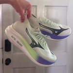 Mizuno Running Shoe Photo 0