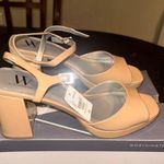 Worthington  Lessing Block Heel Sandals Camel Photo 3
