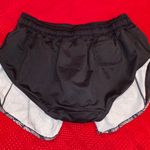 Lululemon Hotty Hot Short Size 4 Low Rise 2.5” Inseam Dottie Tribe White Black Photo 3