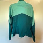 The North Face Women's Aqua and Dark Green Ski Jacket Photo 10
