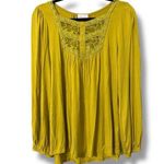 Allie Rose  small women's pear green lace pullover blouse lace detail longsleeve Photo 0