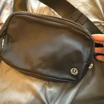 Lululemon  Black Belt Bag 1L Photo 2