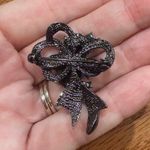 Set of (5) Vinatage Goldtone and Silvertone Brooches Photo 6