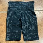 Spanx NWT  Women’s Faux Leather Bike Shorts Black Camo Stretch size XS Photo 2