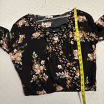 About A Girl  Boutique Black Floral Mock Wrap Cropped Blouse Size Medium 3/4 Photo 7