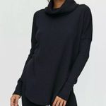 TNA Aritzia Waffle Knit Thermal Cowl Neck Long Sleeve Size Medium in Black Photo 8