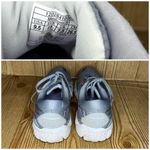 Brooks  Women’s Adrenaline GTS 19 Gray 9.5 Running athletic Shoes Sneakers Photo 3