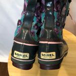 Sorel  women’s green printed winter boots size 7 Photo 4