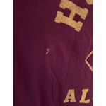 Harry Potter  Unisex Hogwarts Crest Hogwarts Alumni Maroon Shirt NWT Size Small Photo 3