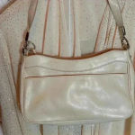 Liz Claiborne  Cream Leather Hobo Style Purse, Clean,‎ Excellent Condition Photo 3