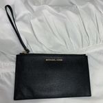 Michael Kors Wristlet Purse Photo 0