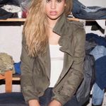 LF new Carmar β
Stovepipe Stud Skinny Jeans β
Deep Dark Blue β
Size 24 β
So Hot Photo 9