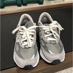 New Balance  990 Women’s Sneakers Photo 4