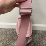 Lululemon  Everywhere Sling Bag Photo 2