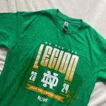 Gildan Notre Dame green basketball tee Photo 6