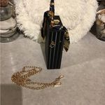 Elegant & Chic Floral Photo 3