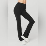 Alo Yoga Alo Airbrush High-Waist Cinch Flare Leggings in Black Photo 1