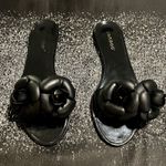 Bamboo Womens sz7  slip on sandals Photo 0