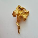 Vintage Signed Coro Pegasus Iris Lily Orchid Flower Brooch Brushed Gold Tone Photo 1