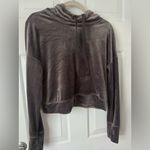 Aerie ‎ Offline Women's Dark Grey Hooded Velour Cropped Sweatshirt Photo 4