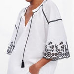ZARA  Loose White Top Blouse with Black Embroidered Short Sleeve Womens‎ Size XS Photo 0